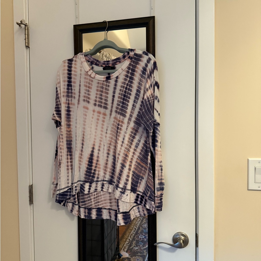 Chic Tie-Dye Long Sleeve Top